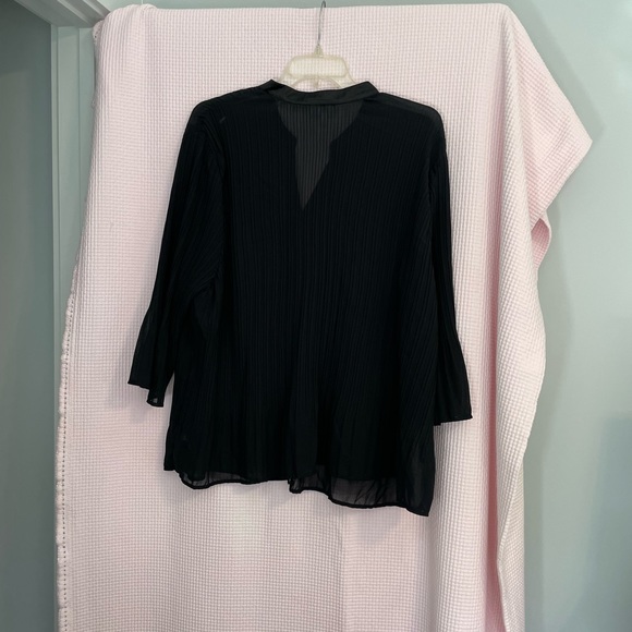 FASHION BUG Black pleated sheer blouse size 4X. - Picture 2 of 3